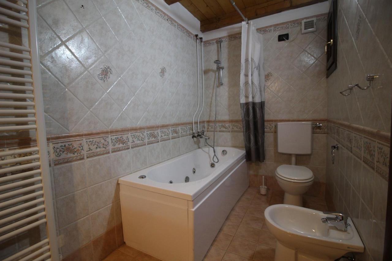 Appartamento Attico Dell'Aquila Brusson Esterno foto