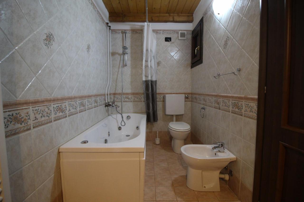 Appartamento Attico Dell'Aquila Brusson Esterno foto